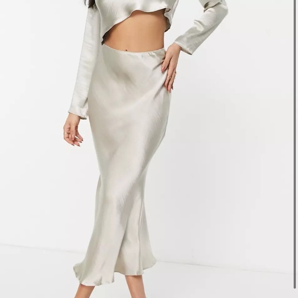 ASOS Satin Crop Top and Skirt Set - Picture 6 of 8